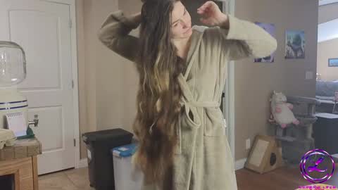 Snapshot of chroniclove chatting on February 4, 5:01 pm Marley online show from February 4, 5:01 pm