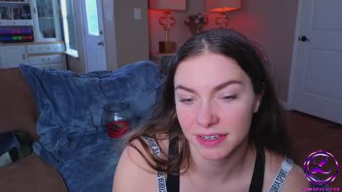 Snapshot of chroniclove chatting on March 8, 8:57 pm Marley online show from March 8, 8:57 pm