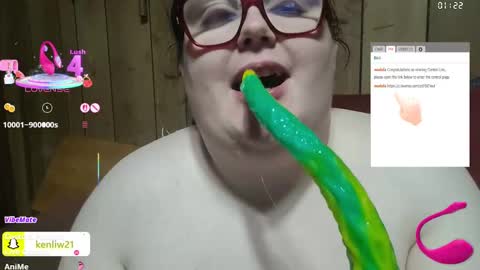 kenli online show from November 18, 9:30 pm