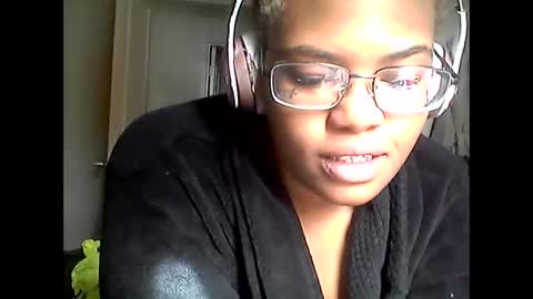 Snapshot of chubbygirl1300 chatting on April 26, 8:28 pm Mommy milf online show from April 26, 8:28 pm