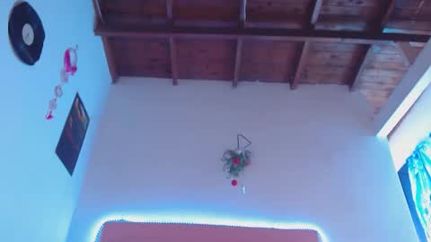 cicimom online show from February 12, 8:59 pm