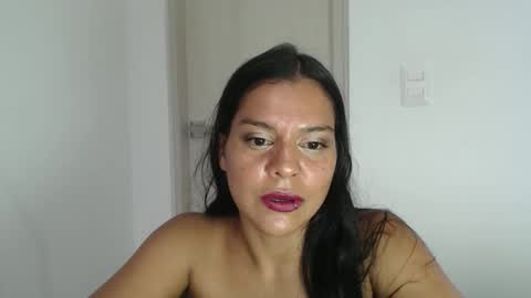 Snapshot of cielonoir04 chatting on May 19, 9:54 pm Cielo Noir online show from May 19, 9:54 pm