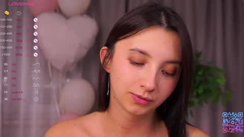 Snapshot of cinacandy chatting on November 23, 7:57 pm L online show from November 23, 7:57 pm