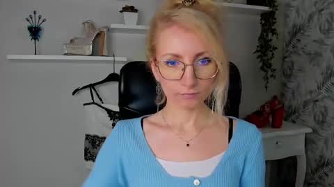 Cinderella online show from March 30, 5:19 am