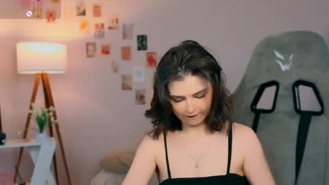 Snapshot of cindyclub_ chatting on June 6, 3:11 am Rebbeka online show from June 6, 3:11 am