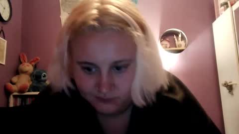 Snapshot of cinnaburwood chatting on December 14, 10:34 am Cinna online show from December 14, 10:34 am