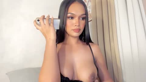 Snapshot of cinnamoncandy14 chatting on July 5, 8:38 pm Ask me online show from July 5, 8:38 pm