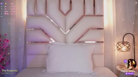 Cinthia online show from February 24, 8:12 am