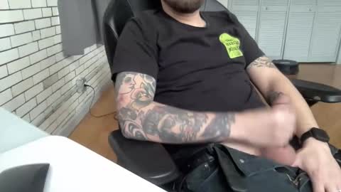 circleofsix online show from January 6, 4:23 pm