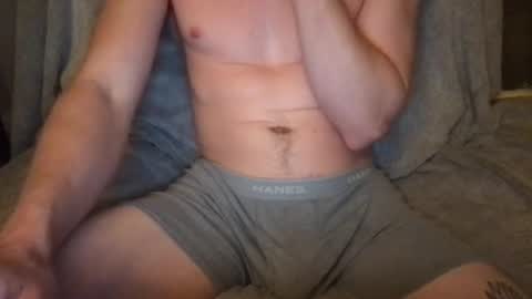 Snapshot of circumsizedbandit chatting on September 18, 2:35 am circumsizedbandit online show from September 18, 2:35 am