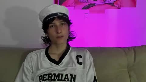 cirosky_elchicopolla online show from March 17, 3:33 am