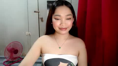 Snapshot of citygirl_squirtx chatting on May 19, 3:29 pm citygirl_squirtx online show from May 19, 3:29 pm