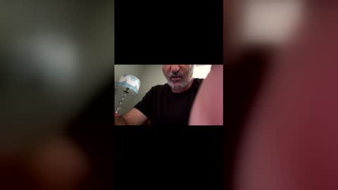 Snapshot of cj3d2 chatting on April 5, 4:48 pm Cjd32 online show from April 5, 4:48 pm