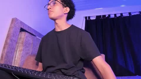 cj_davis1 online show from March 24, 2:16 am