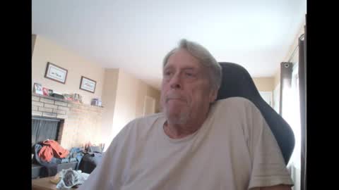 Snapshot of cjscout chatting on February 23, 11:58 pm cjscout online show from February 23, 11:58 pm