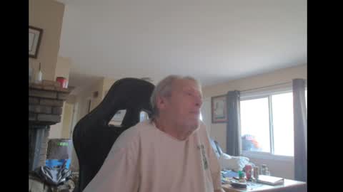 Snapshot of cjscout chatting on October 6, 7:00 pm cjscout online show from October 6, 7:00 pm