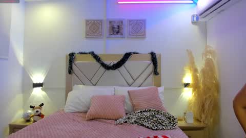 Claire 3 online show from December 25, 1:10 am