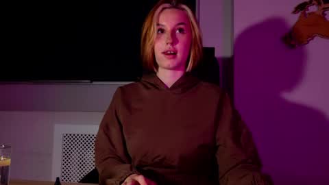 Snapshot of clairemathis chatting on June 29, 2:39 pm Claire online show from June 29, 2:39 pm