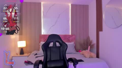 clairemillerx online show from May 20, 8:15 pm