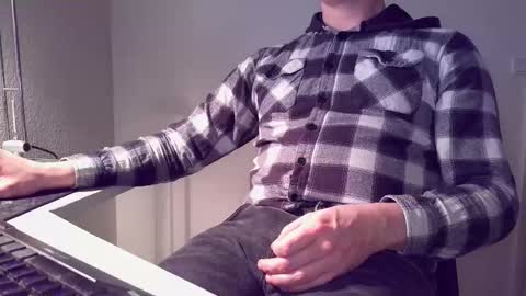 clamshive7 online show from February 4, 12:33 pm