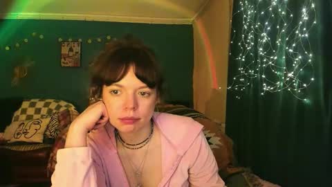 Snapshot of clancyosbourne chatting on February 21, 7:04 pm Clancy online show from February 21, 7:04 pm