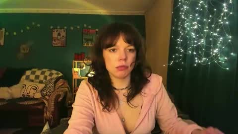 Snapshot of clancyosbourne chatting on February 28, 6:53 pm Clancy online show from February 28, 6:53 pm