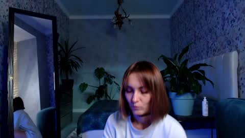 Snapshot of clara_bendover chatting on December 3, 7:11 pm Clara online show from December 3, 7:11 pm