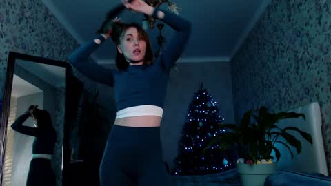 Snapshot of clara_bendover chatting on January 8, 7:13 pm Clara online show from January 8, 7:13 pm