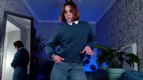 Snapshot of clara_bendover chatting on March 10, 6:12 pm Clara online show from March 10, 6:12 pm