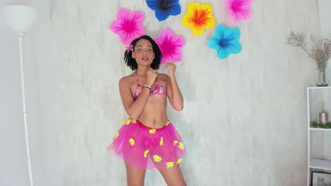 Snapshot of clara_tenssio chatting on January 20, 6:53 am Clara online show from January 20, 6:53 am