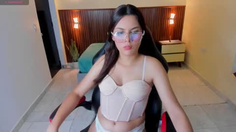 Snapshot of clara_ward chatting on February 19, 7:21 pm C L A R A online show from February 19, 7:21 pm