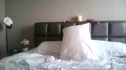 claralafontaine online show from February 27, 7:30 am