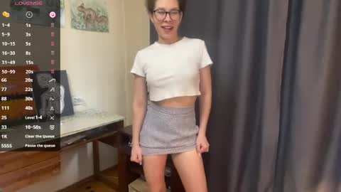 Selena online show from April 19, 9:08 am