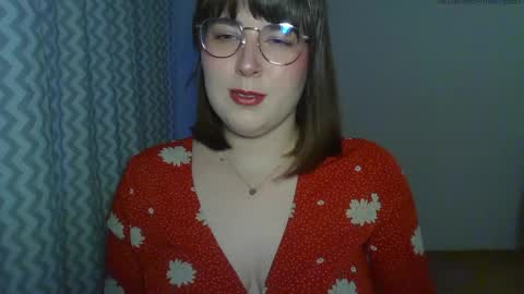 Snapshot of claralovely chatting on April 23, 5:37 pm Clara online show from April 23, 5:37 pm