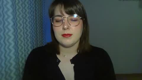 Snapshot of claralovely chatting on May 4, 5:53 pm Clara online show from May 4, 5:53 pm