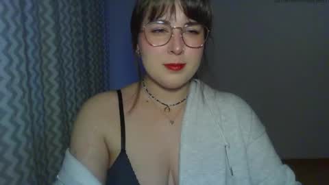 Snapshot of claralovely chatting on May 11, 5:43 pm Clara online show from May 11, 5:43 pm
