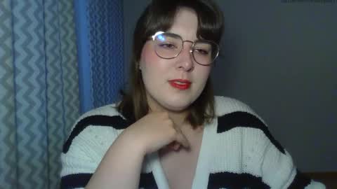 Snapshot of claralovely chatting on May 24, 4:23 pm Clara online show from May 24, 4:23 pm