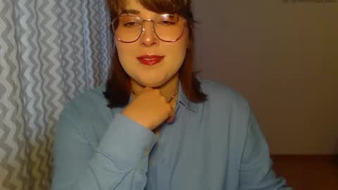 Snapshot of claralovely chatting on May 27, 5:32 pm Clara online show from May 27, 5:32 pm