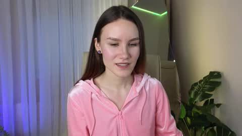 Snapshot of clare_ff chatting on March 9, 9:24 am Claire online show from March 9, 9:24 am