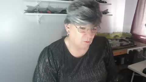 clare nylons online show from April 4, 11:18 am