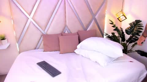 Snapshot of clarentz_baileys chatting on July 8, 5:45 am Clarentz bby online show from July 8, 5:45 am