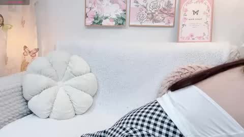 Snapshot of clari_yumi chatting on April 28, 2:27 am Clari online show from April 28, 2:27 am