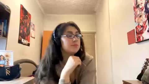 Snapshot of clarinegillmer chatting on February 24, 3:54 pm Karolina online show from February 24, 3:54 pm