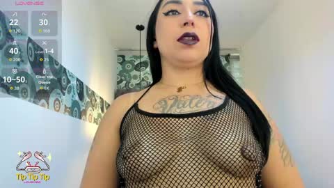Snapshot of clarise_allen chatting on April 24, 8:44 pm CLARISE ALLEN online show from April 24, 8:44 pm