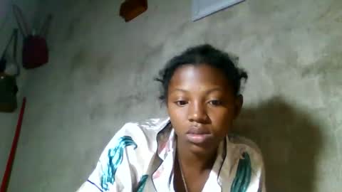 Snapshot of clarisse98 chatting on May 15, 3:24 am clarisse98 online show from May 15, 3:24 am