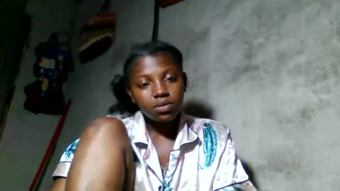 Snapshot of clarisse98 chatting on May 25, 12:05 am clarisse98 online show from May 25, 12:05 am