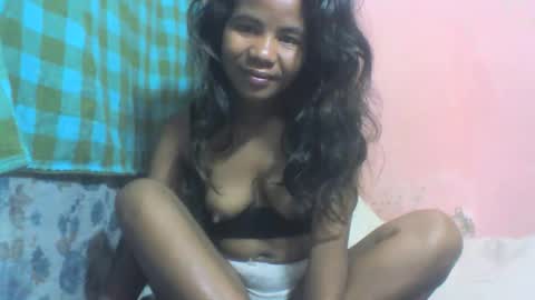 Snapshot of clarissezz chatting on May 20, 1:45 am clarissezz online show from May 20, 1:45 am