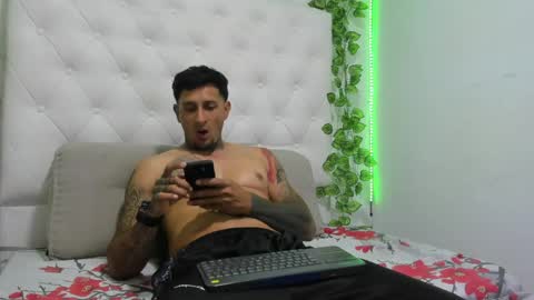 Snapshot of clark__ken chatting on April 22, 6:05 am Juanpaindependent model online show from April 22, 6:05 am