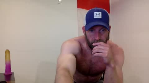 Snapshot of clarkecock chatting on April 23, 8:22 pm Clarke Cock online show from April 23, 8:22 pm