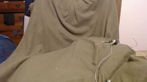 Snapshot of classac83 chatting on February 2, 5:10 am Classac83 online show from February 2, 5:10 am